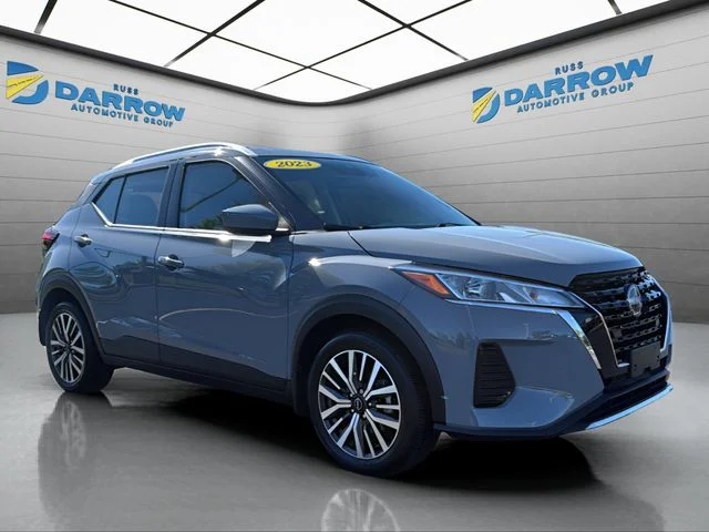 Used 2023 Gray Nissan SV image 7