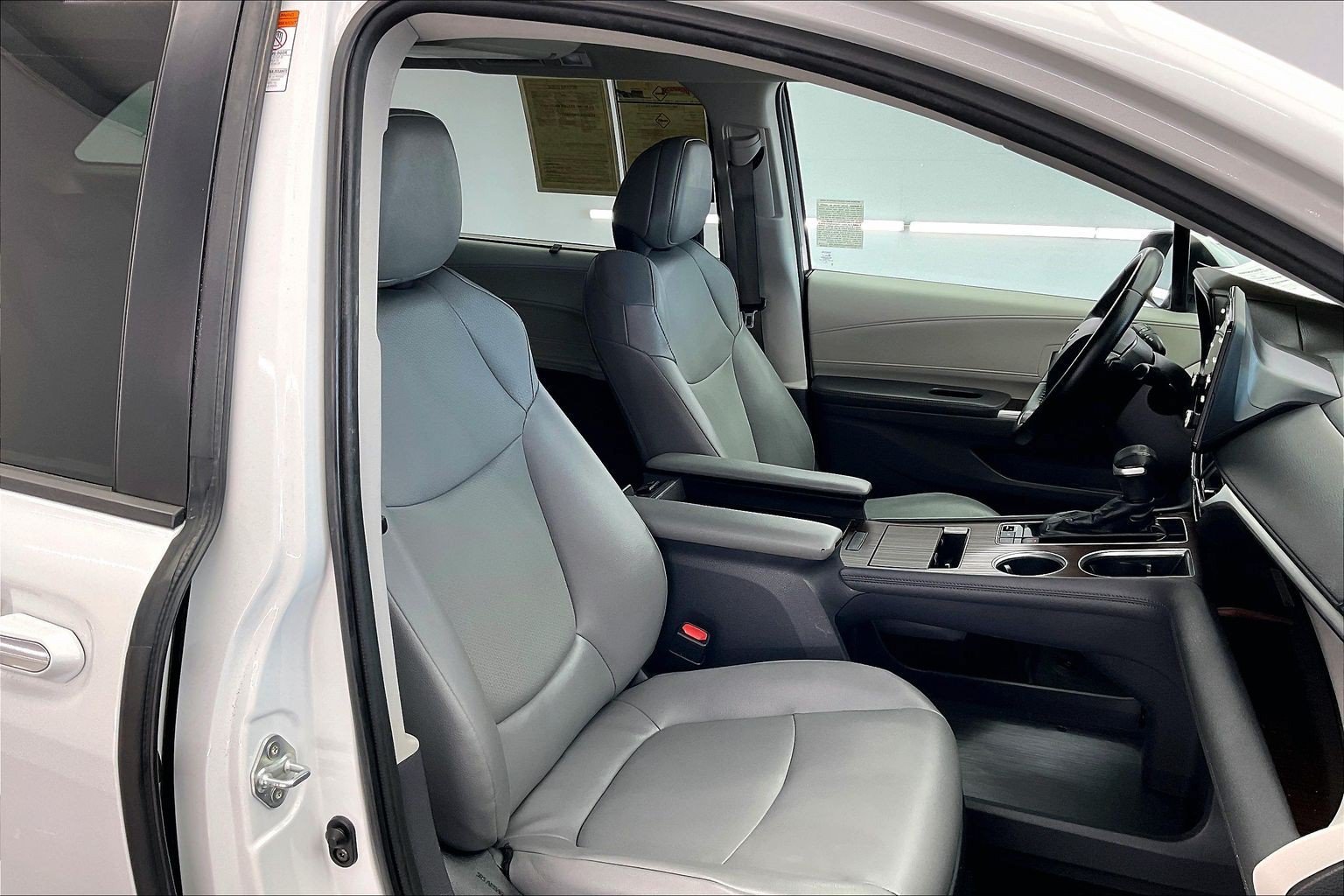 Used 2022 Wind Chill Pearl Toyota XLE image 6