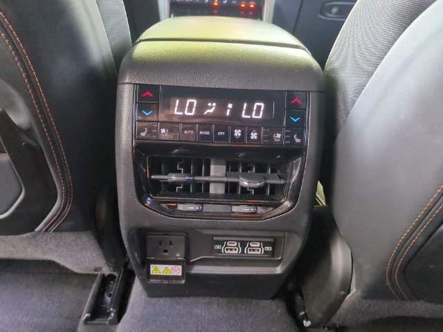 Used 2024 Silver Jeep Summit Reserve 4xe image 33