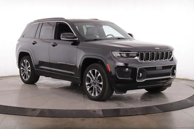Used 2025 Black Jeep Overland image 2