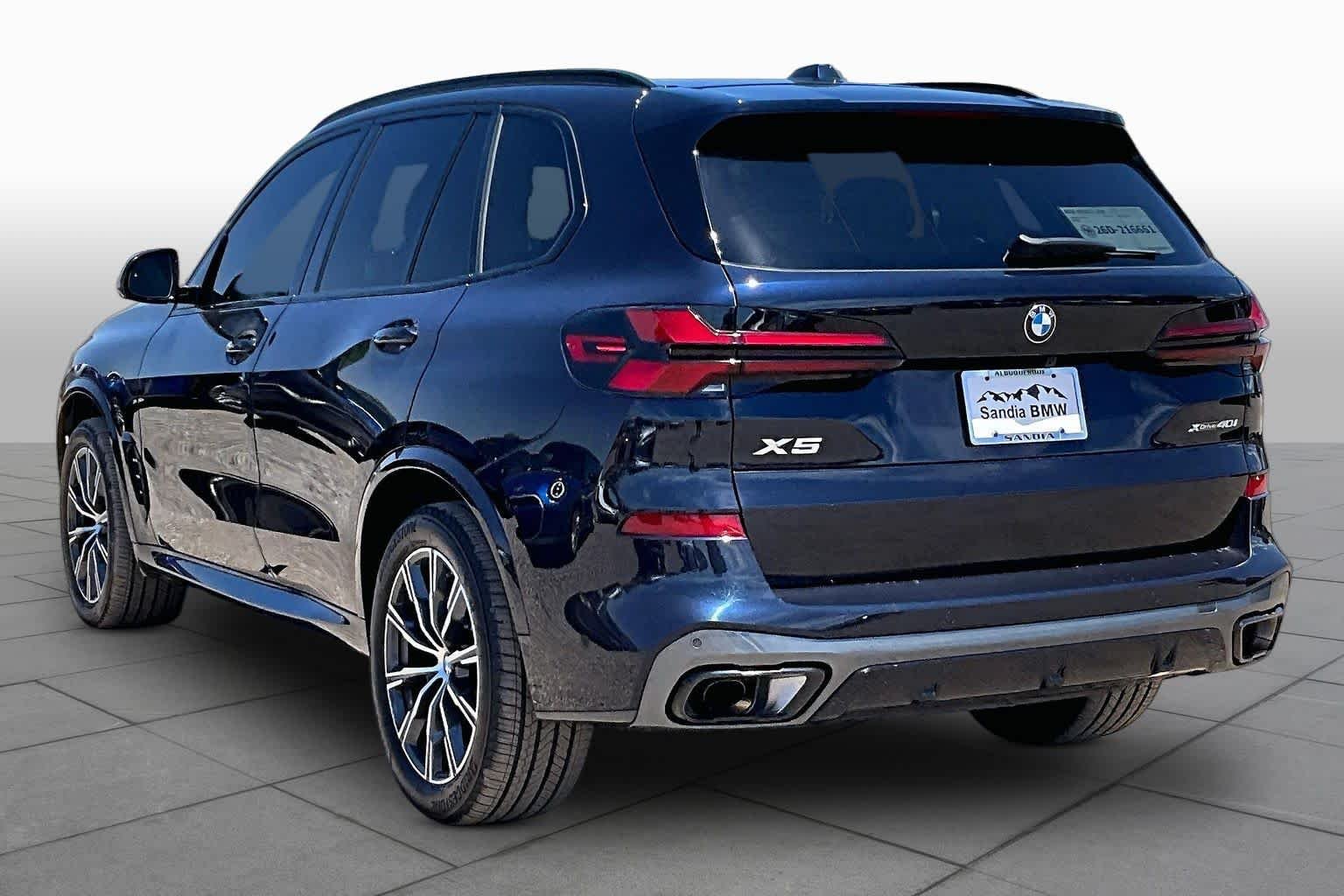 Used 2025 Carbon Black Metallic BMW xDrive40i image 9