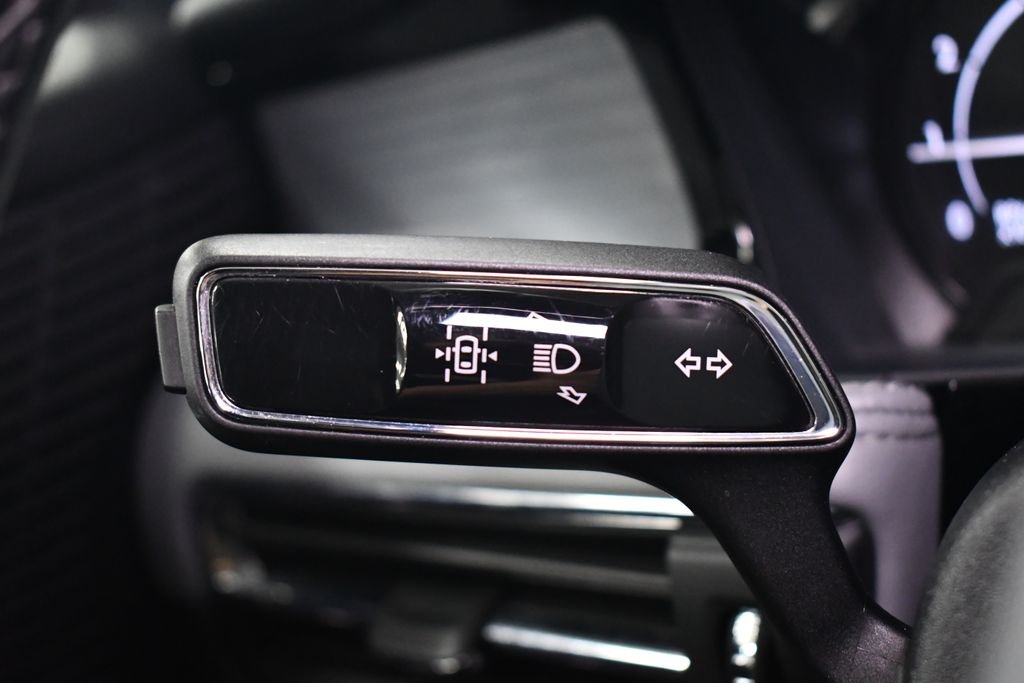 Used 2022 Red Lincoln Standard image 22