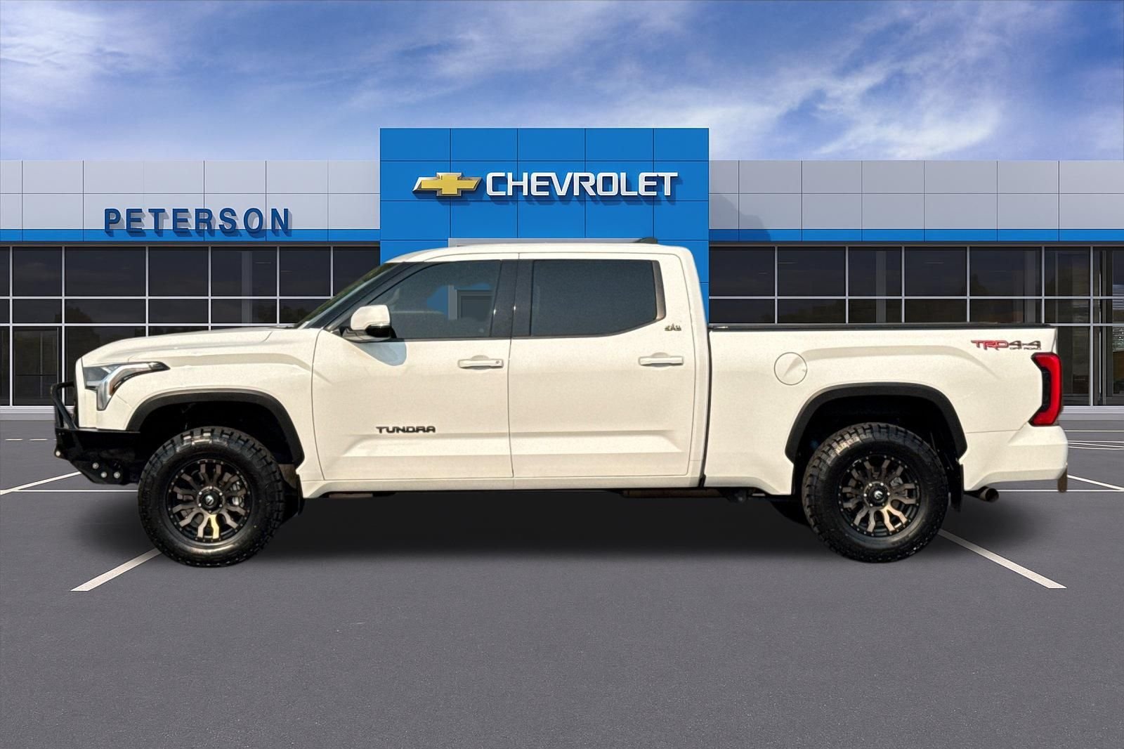 Used 2022 White Toyota SR5 image 7