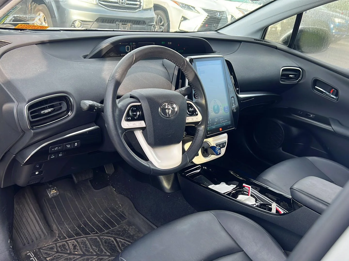 Used 2017 Classic Silver Metallic Toyota Advanced image 4