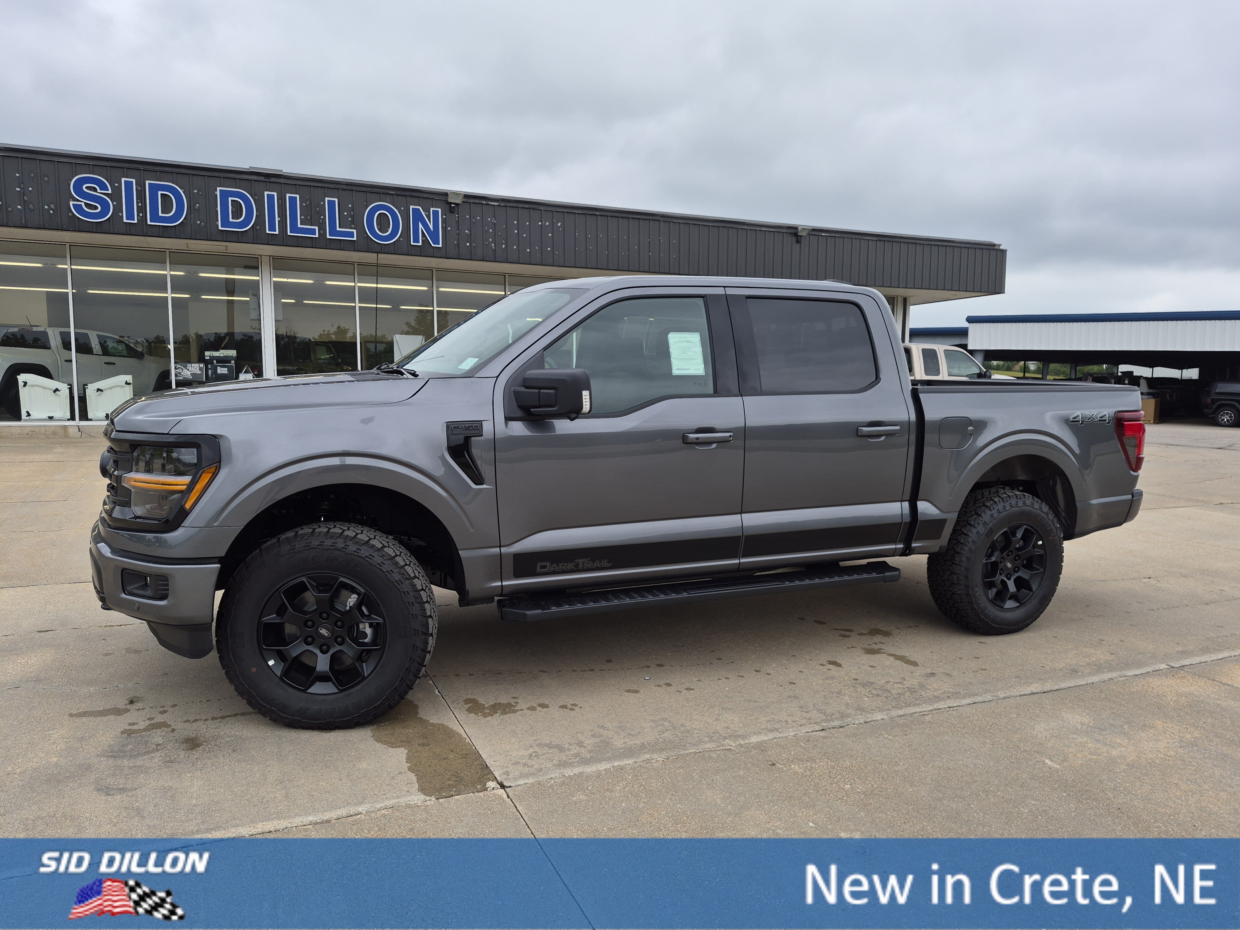 New 2026 Carbonized Gray Metallic Ford XLT image 1