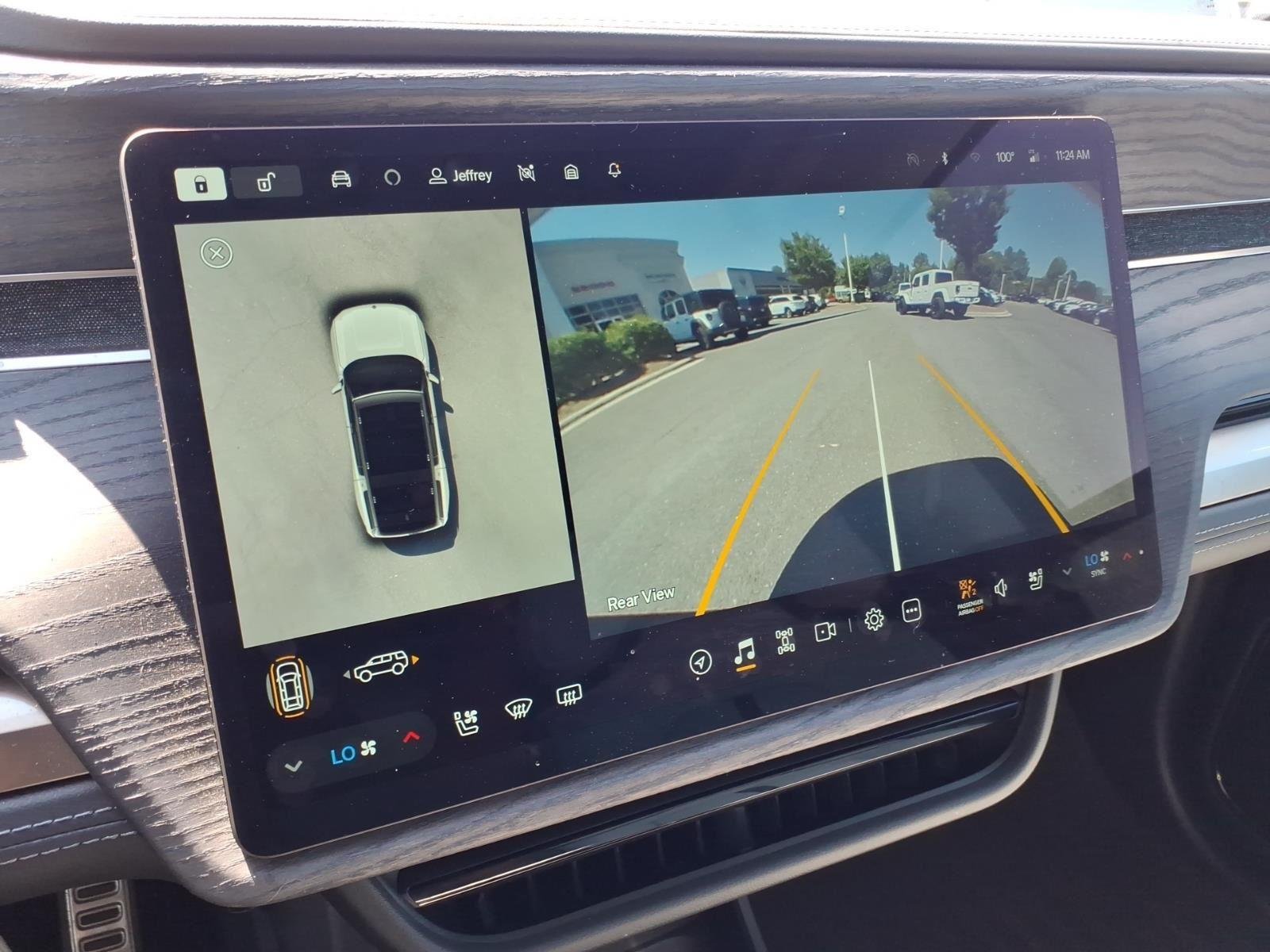 Used 2024  Rivian Adventure image 3