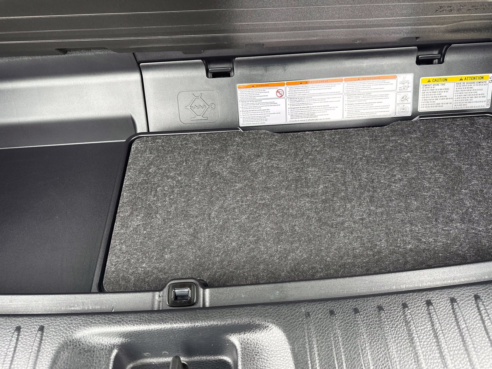 Used 2017  Toyota XLE image 33