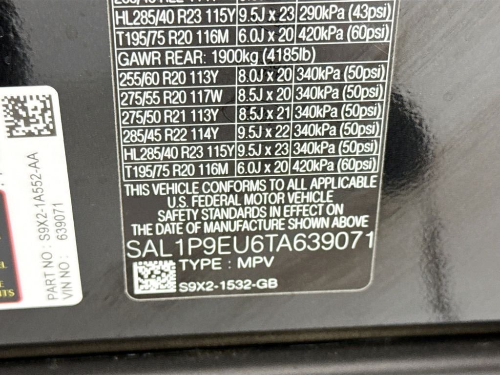 New 2026 Santorini Black LAND ROVER SE image 35