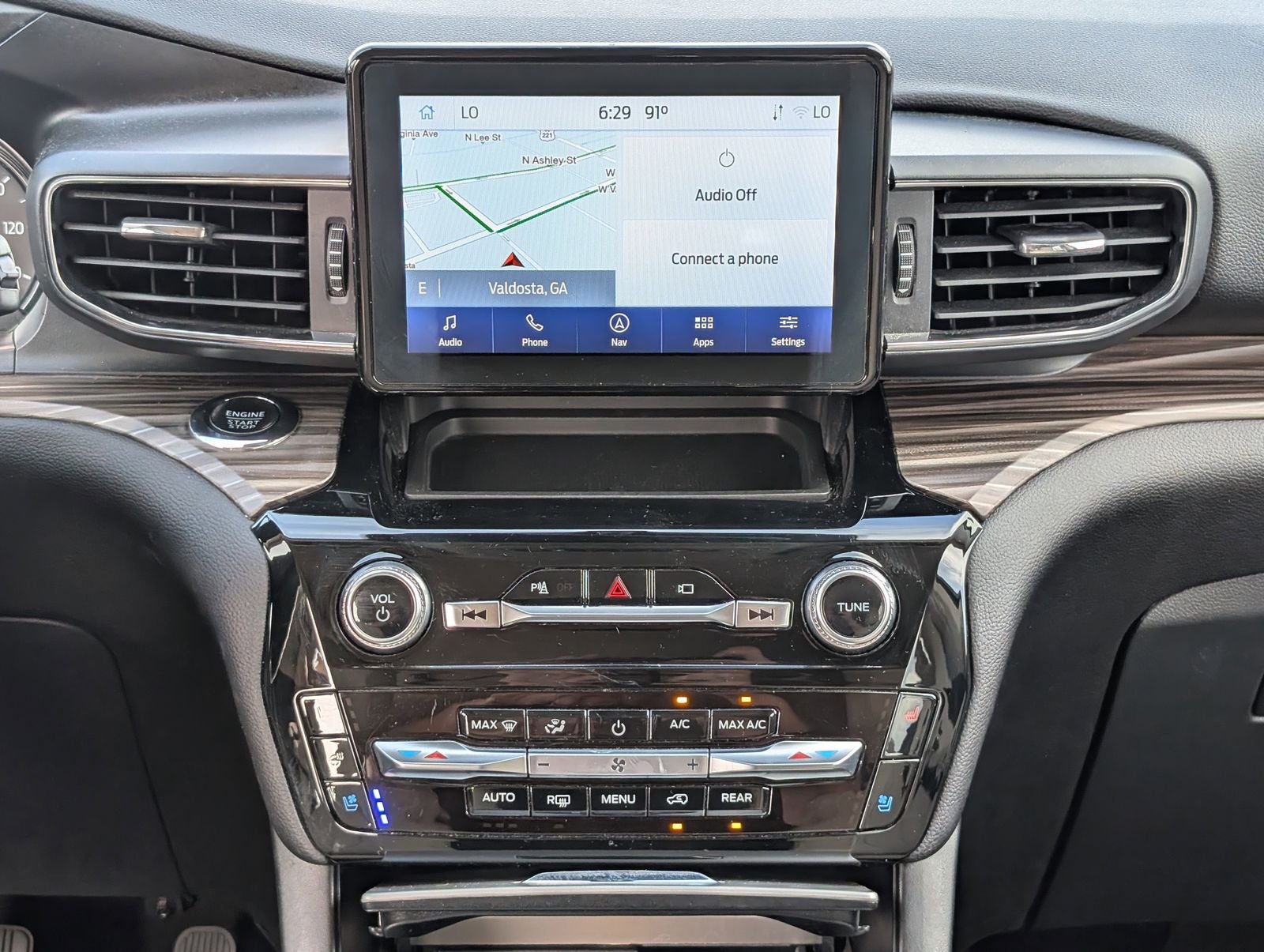 Used 2022 Black Metallic Ford Limited image 18