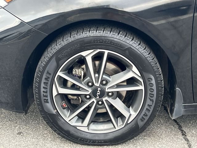 Used 2023 Black Kia LXS image 34