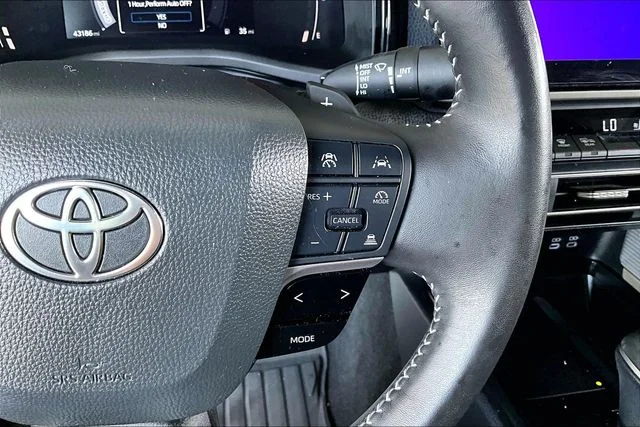 Used 2025  Toyota SE image 11