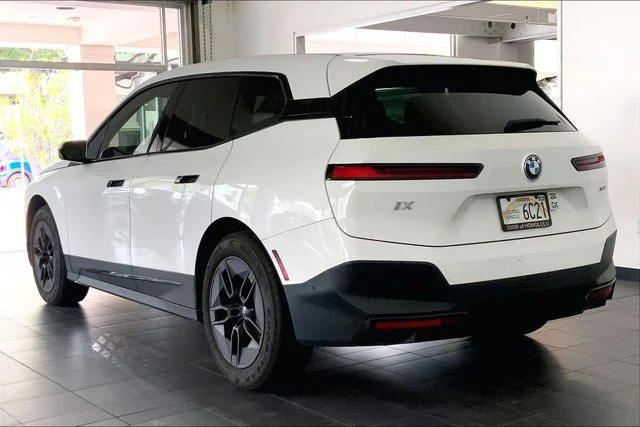 Used 2024 White BMW xDrive50 image 5