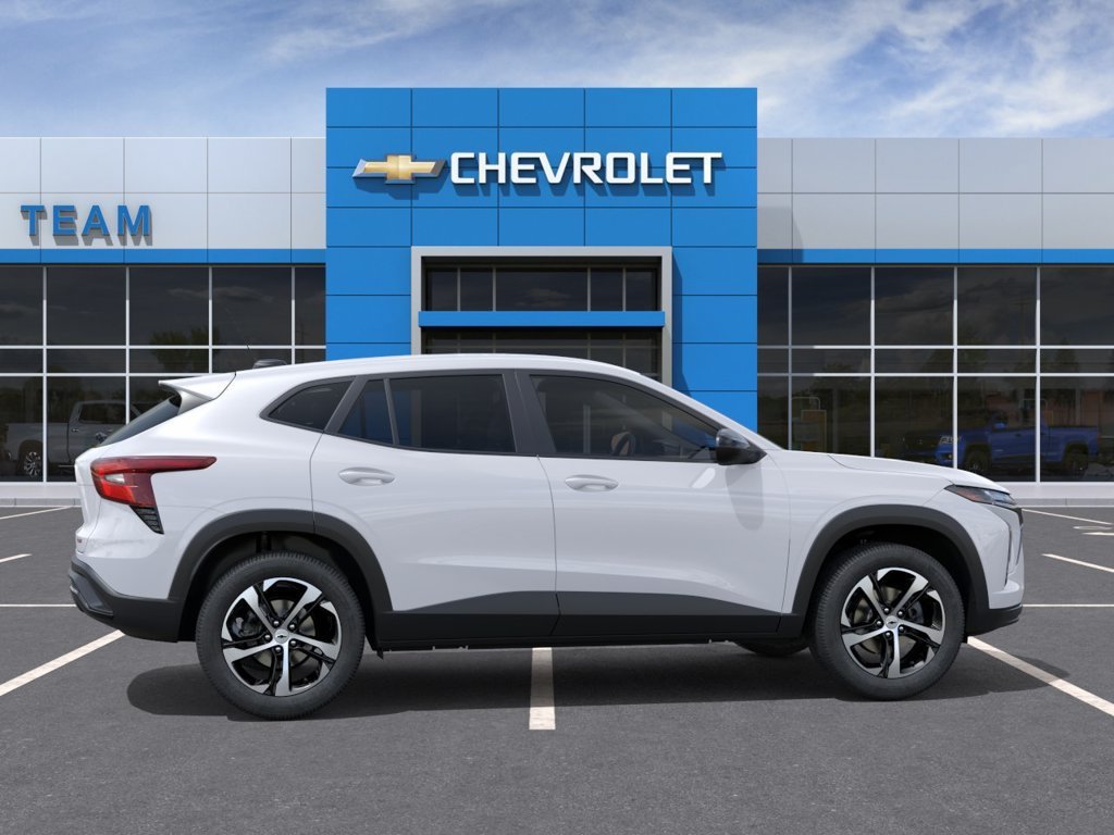 New 2026 Summit White Chevrolet 1RS image 5