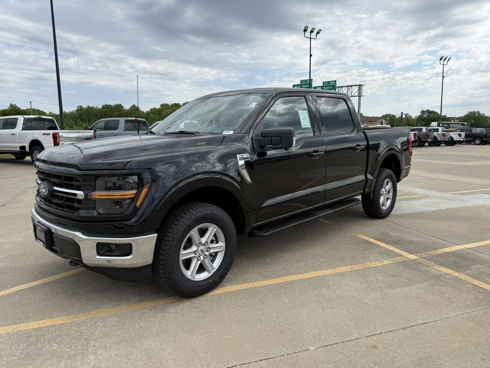 New 2026 Agate Black Metallic Ford XLT image 4