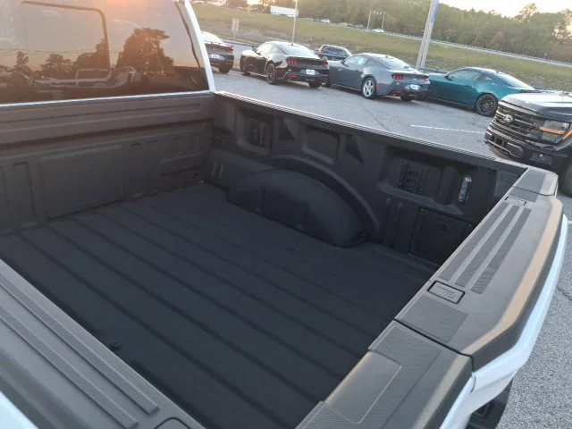 Used 2025 White Ford Lariat image 8