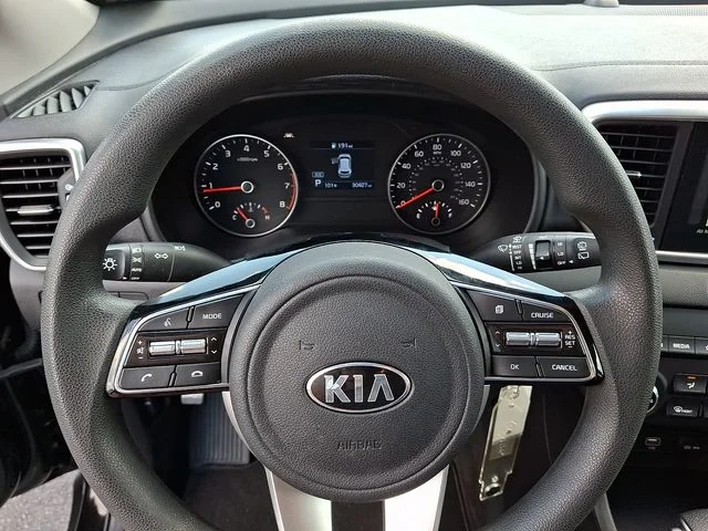 Used 2020 Red Kia LX image 19
