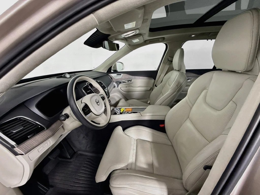 Certified Used 2024 Bright Dusk Metallic Volvo Ultimate image 5