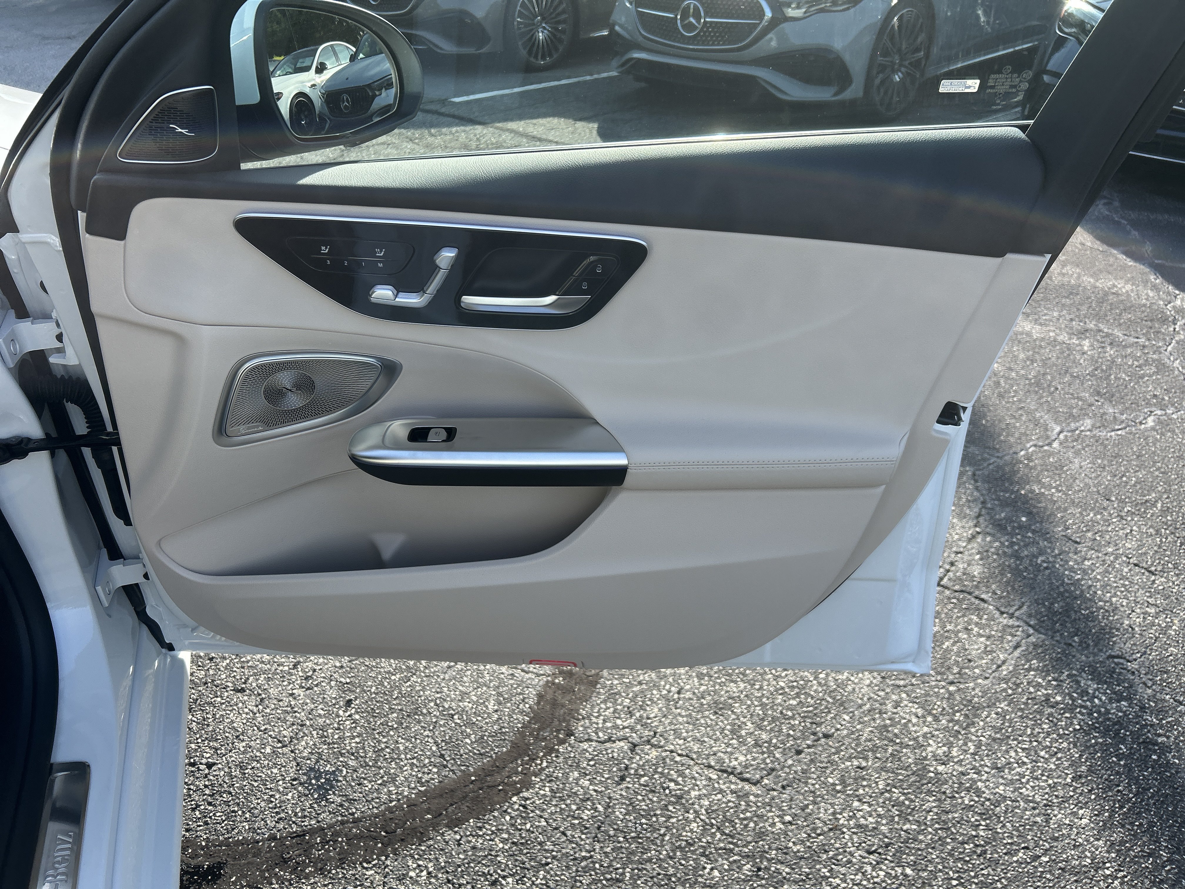 New 2026 MANUFAKTUR Moonlight White Metallic Mercedes-Benz C 300 Sedan image 41