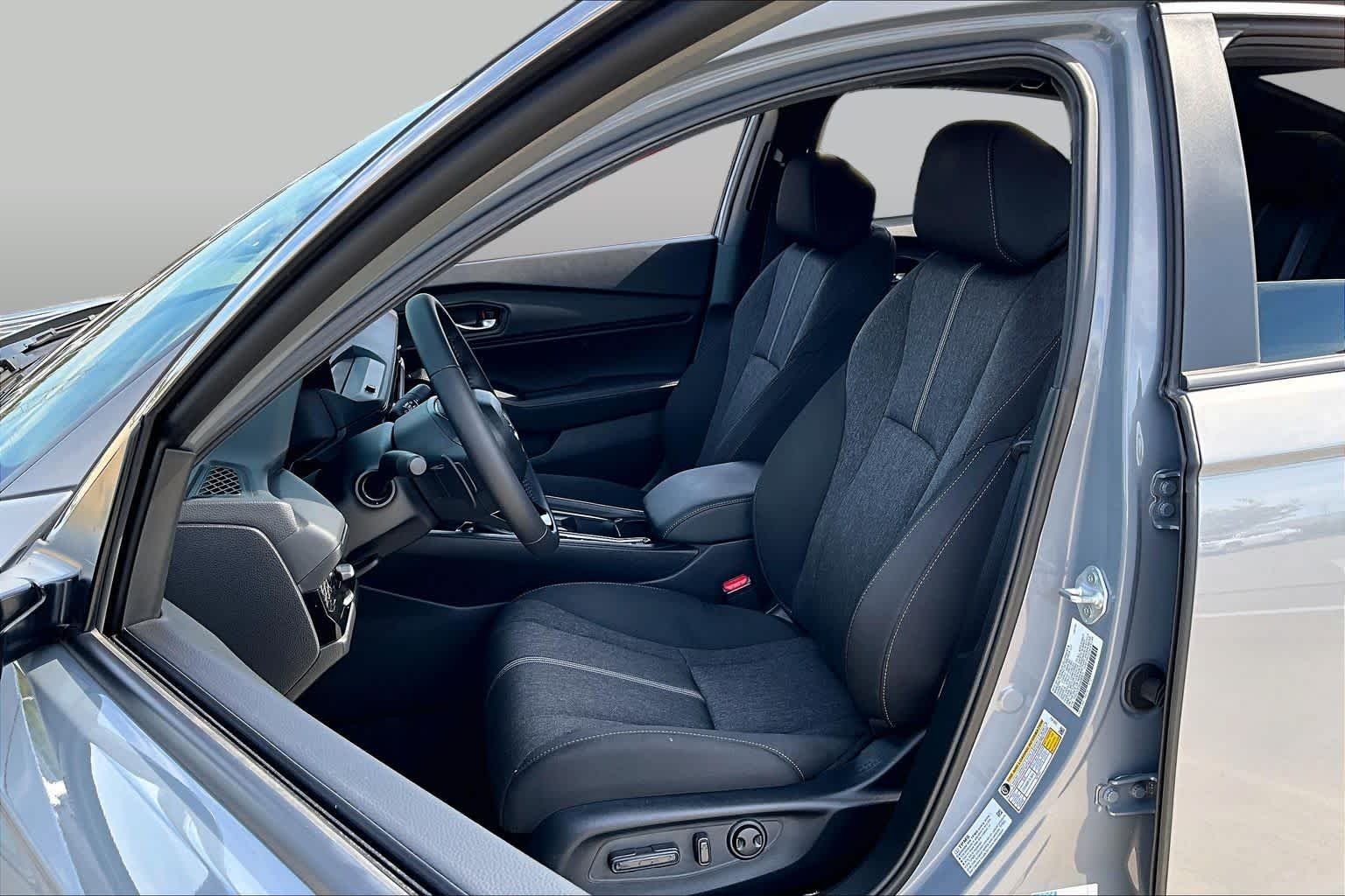 Used 2025 Urban Gray Pearl Honda Sport image 8