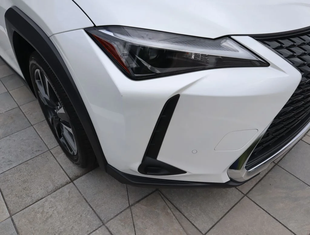 Used 2025 White Lexus 300h image 15