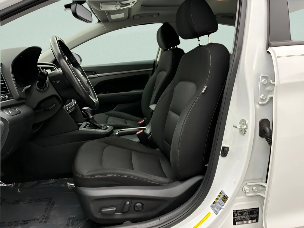 Used 2017 Quartz White Pearl Hyundai Value Edition image 7