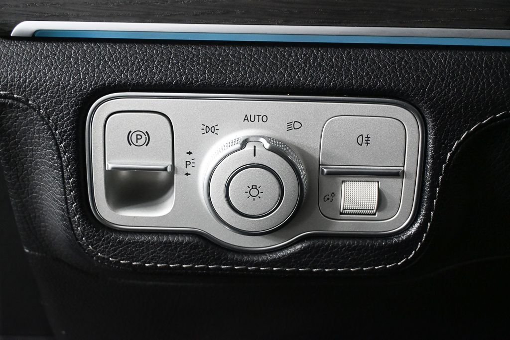 Certified Used 2023  Mercedes-Benz GLE 350 image 9
