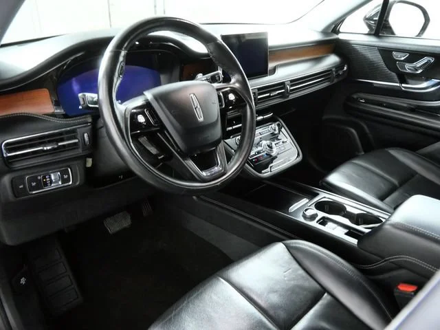 Used 2022 Gray Lincoln Reserve image 2