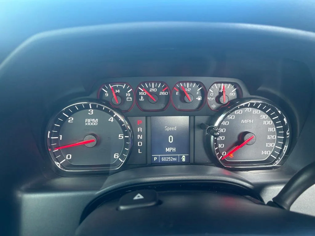 Used 2018  GMC Base image 13