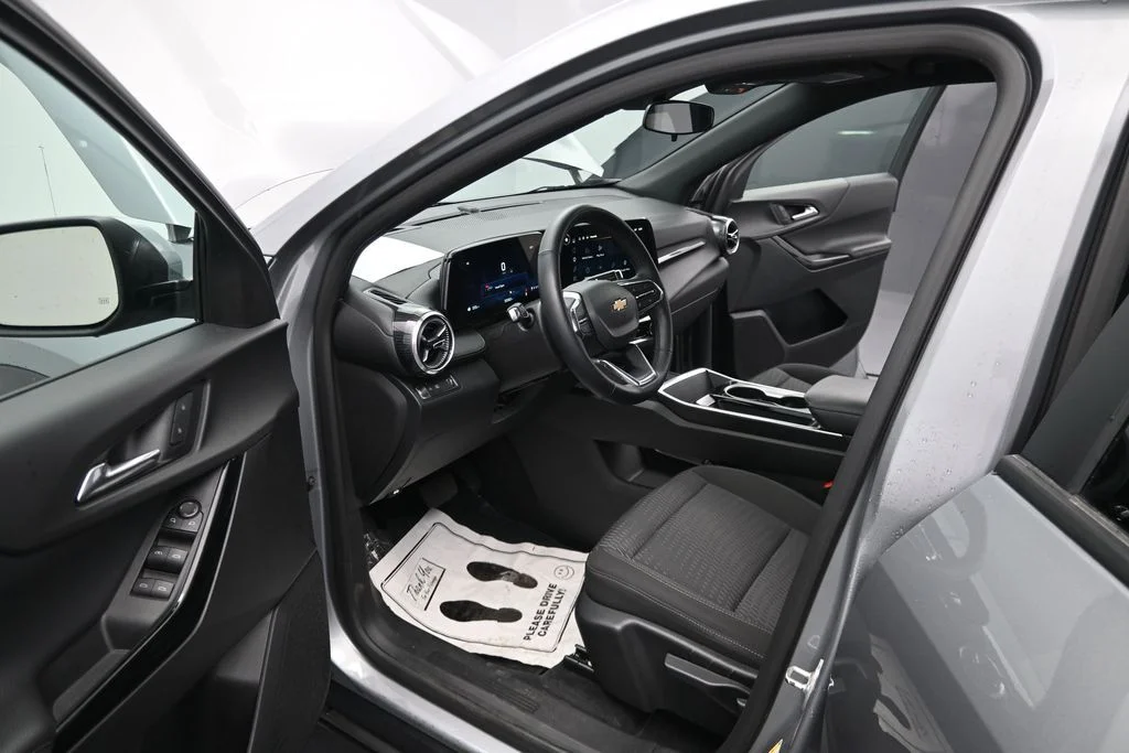 Used 2025 Gray Chevrolet LT image 15