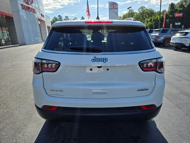 Used 2024 White Jeep Latitude image 8
