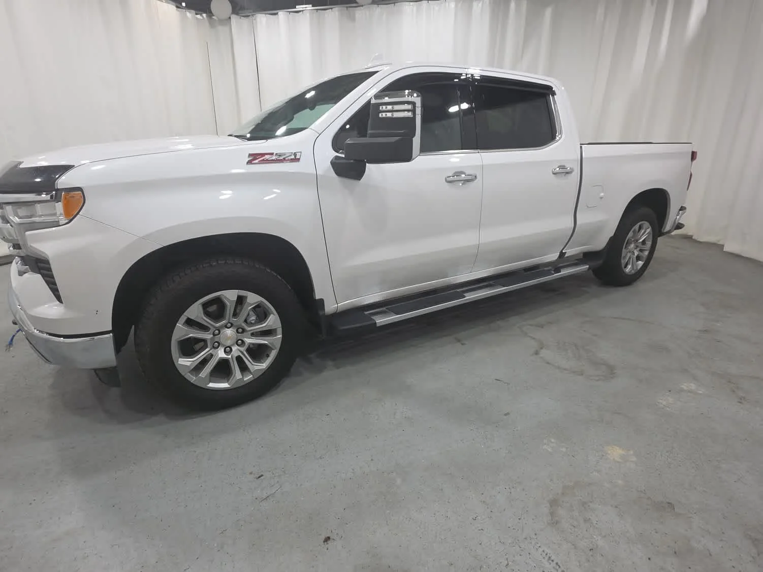 Used 2024 Iridescent Pearl Tricoat Chevrolet LTZ image 2