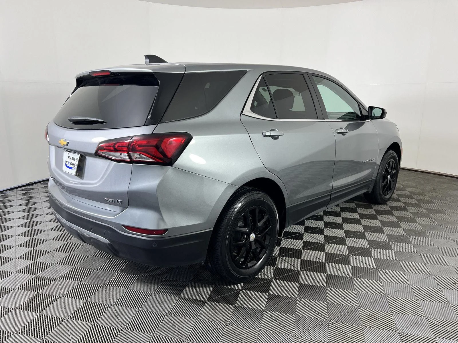 Used 2024 Sterling Gray Metallic Chevrolet LT image 25