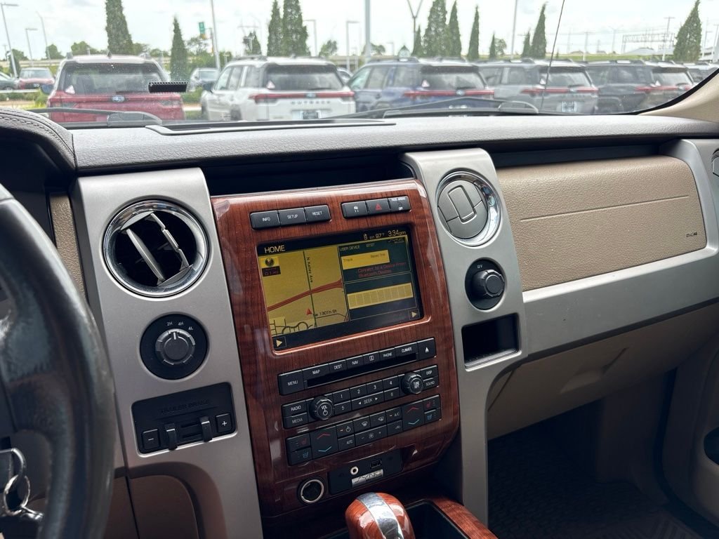 Used 2010 White Ford Lariat image 3