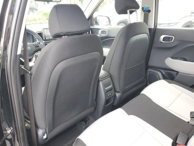 2025 Hyundai Venue SEL - Photo 13