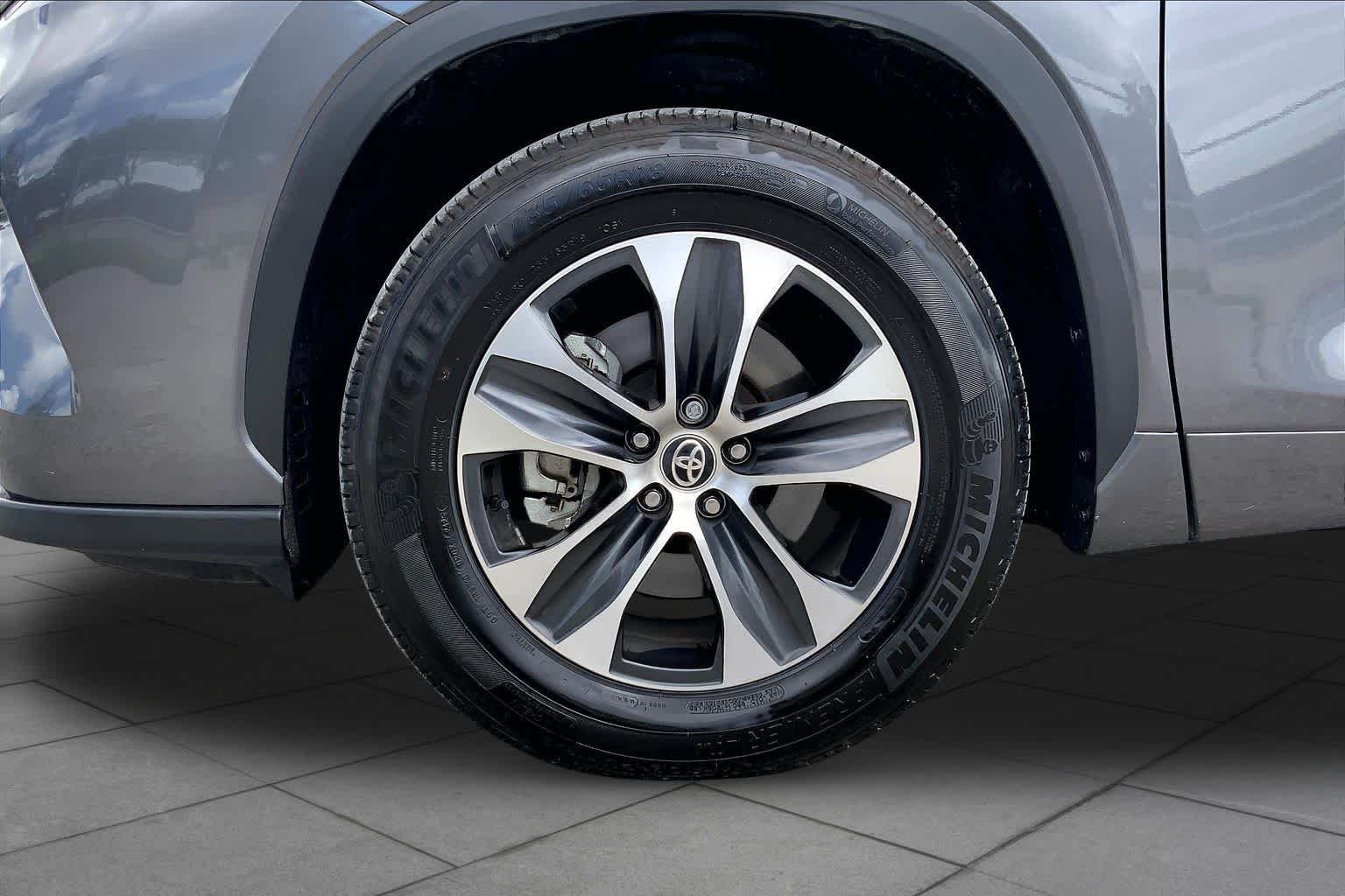 Used 2025 Magnetic Gray Metallic Toyota XLE image 11