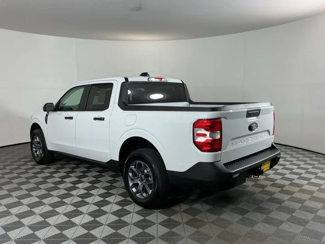 New 2026 Oxford White Ford XLT image 7