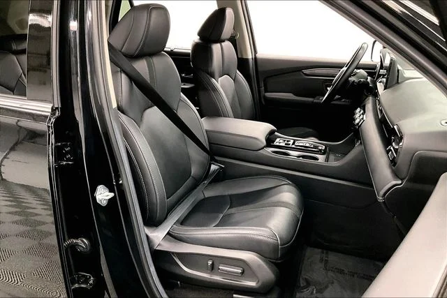 Used 2025 Crystal Black Pearl Honda Touring image 8