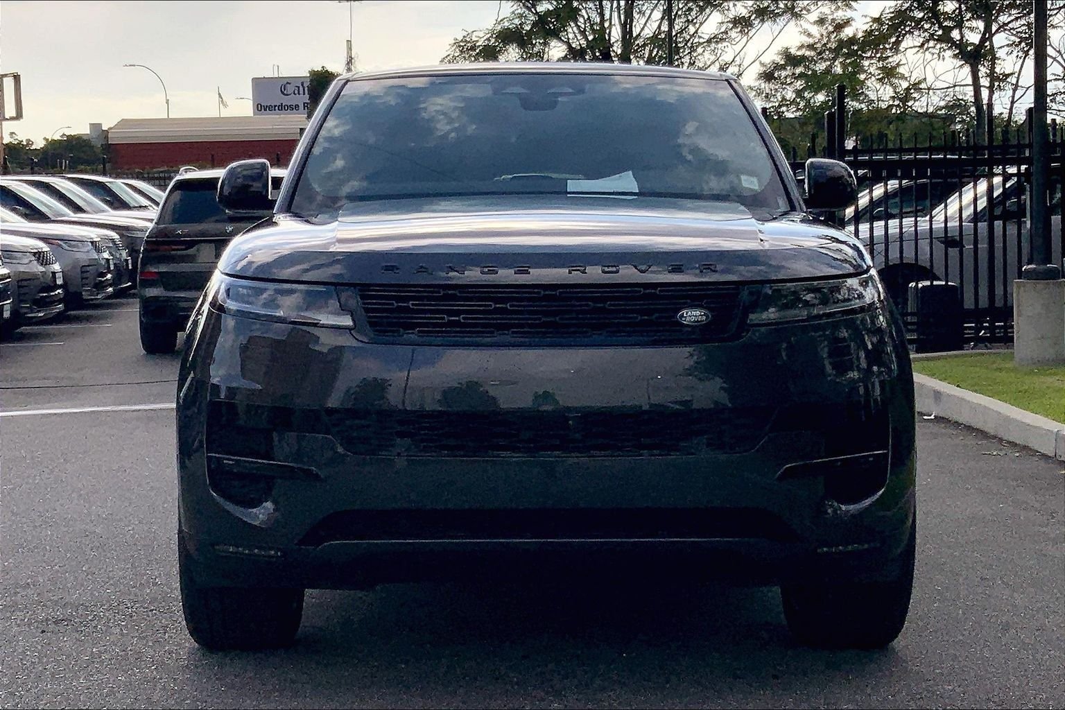 New 2027 Carpathian Grey Land Rover SE image 3