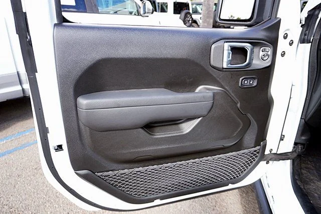 New 2026 Bright White Clearcoat Jeep Rubicon image 28