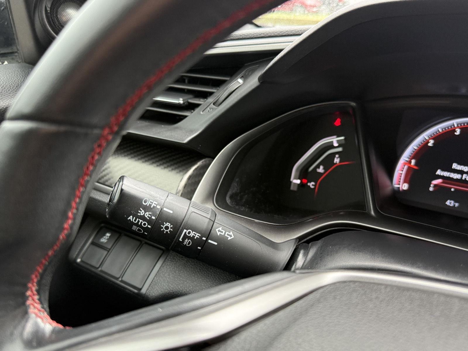 Used 2019 Platinum White Pearl Honda Si w/Summer Tires image 26