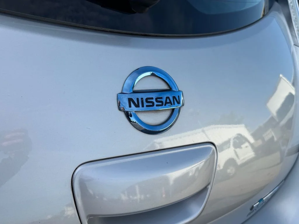 Used 2013 Silver Nissan SV image 15