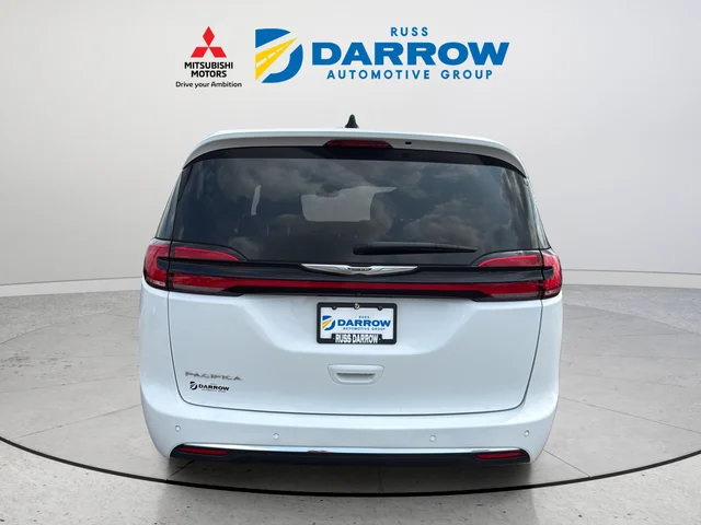 Used 2024 White Chrysler Touring L image 4