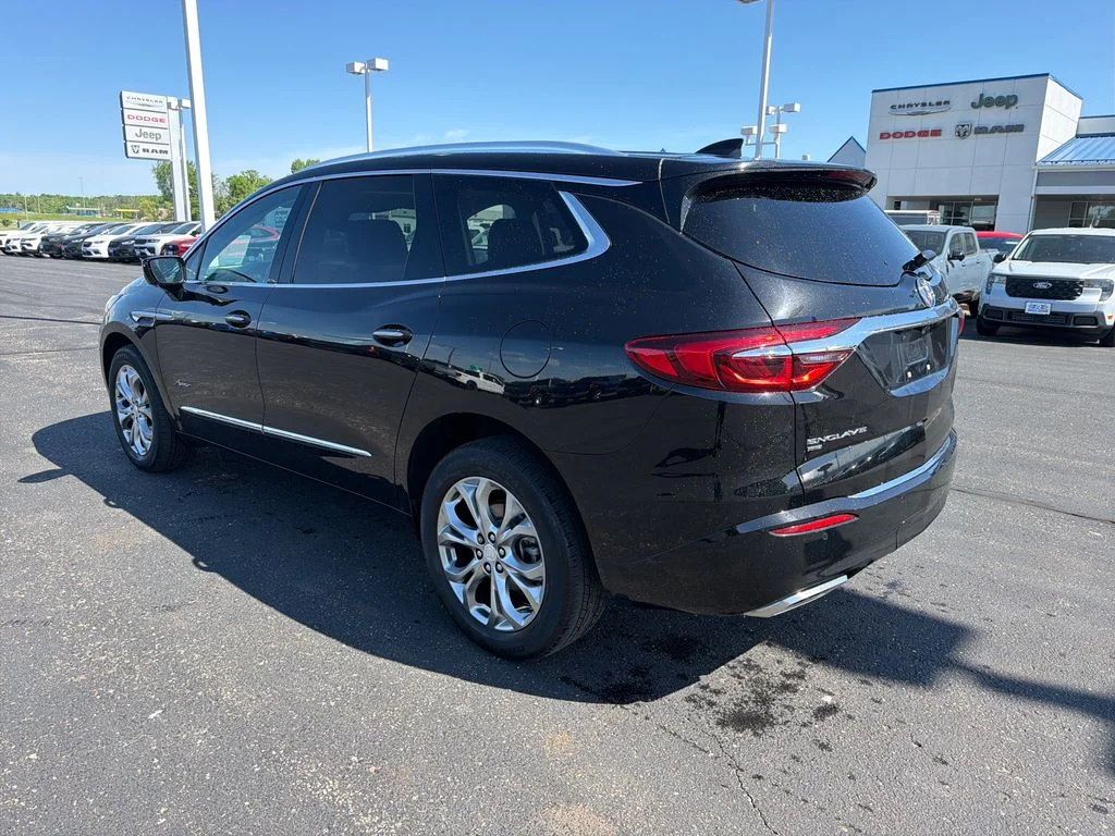 Used 2021 Black Buick Avenir image 3
