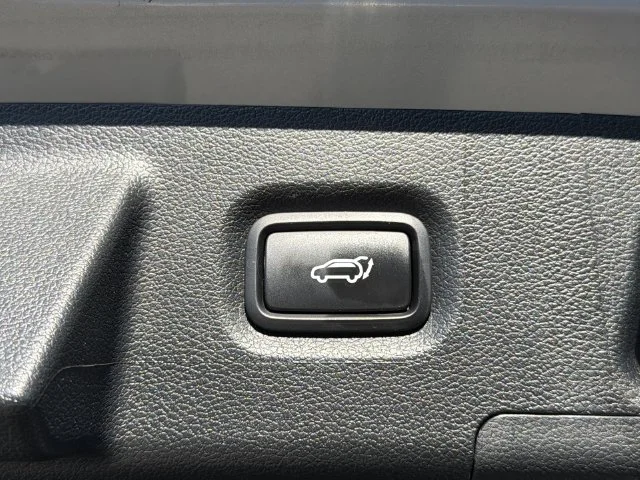 Used 2023 Silver Hyundai SEL image 40