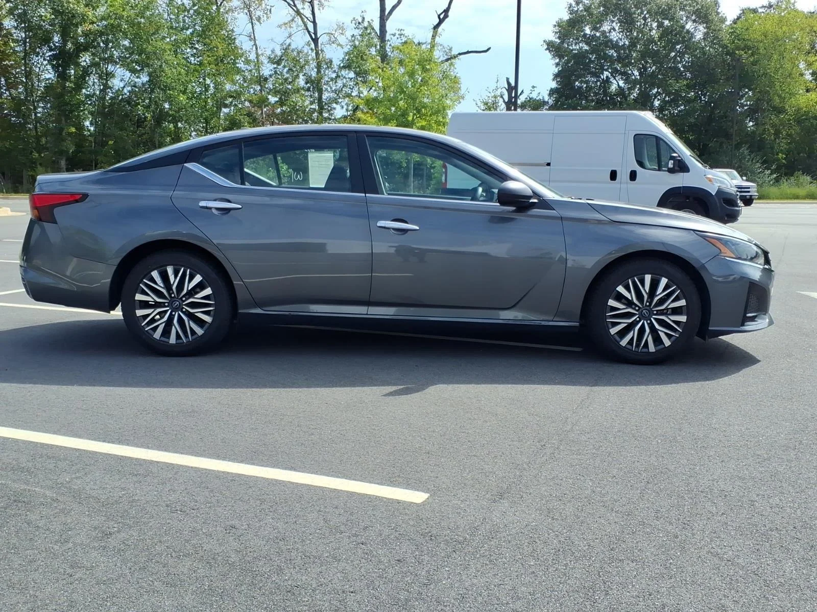 Used 2025 Gun Metallic Nissan SV image 8