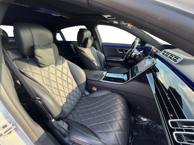 Used 2024  Mercedes-Benz S 580 image 16