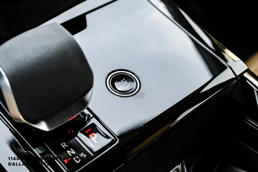 New 2026 Fuji White Land Rover Dynamic SE image 20