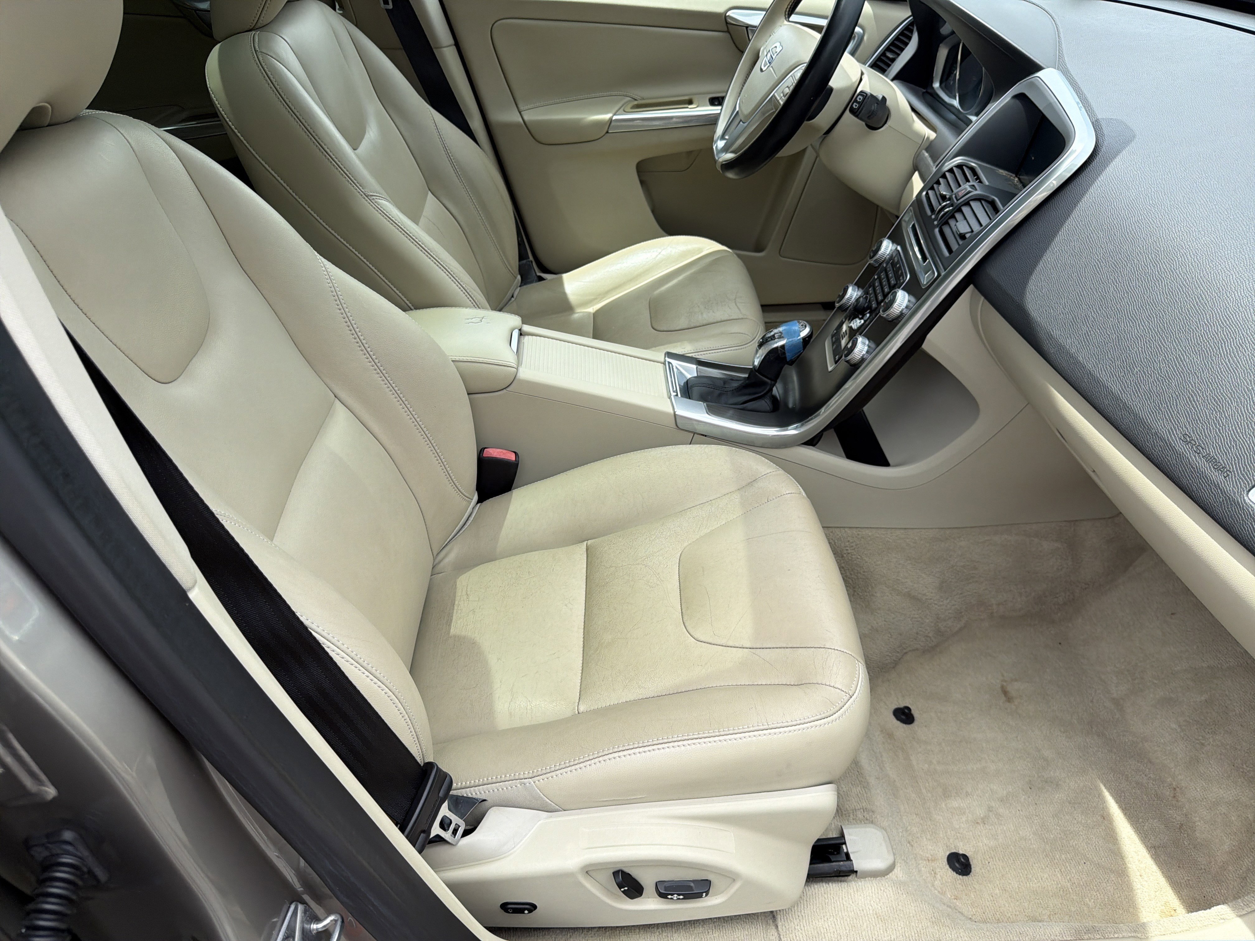 Used 2015 Seashell Metallic Volvo T5 Drive-E Premier image 16