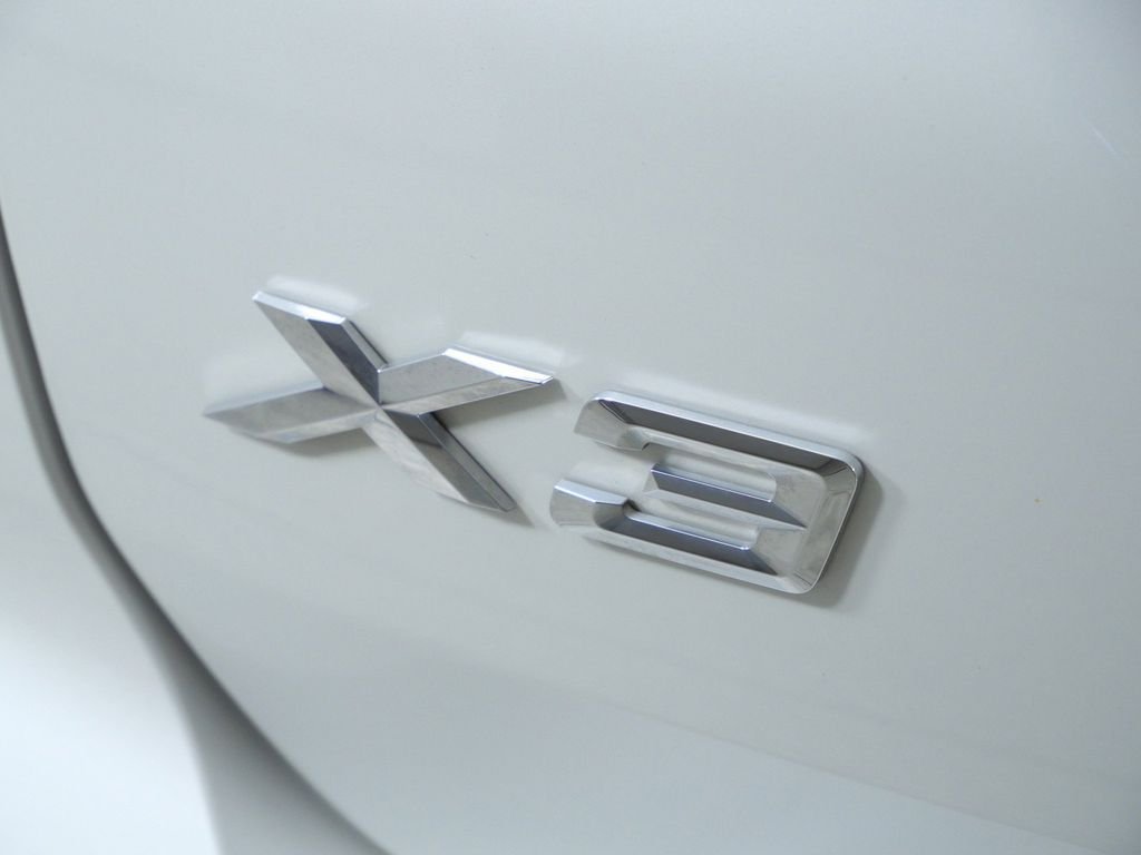Used 2024 White BMW xDrive30i image 14