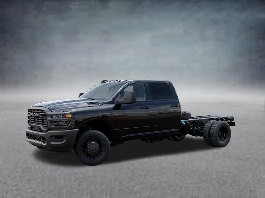 New 2026 Diamond Black Crystal Pearl-Coat Exterior Paint RAM Tradesman image 2